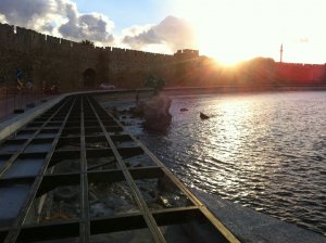 ΠΕΖΟΔΡΟΜΟΣ 400μ ΣΤΟ ΛΙΜΑΝΙ ΤΗΣ ΡΟΔΟΥ