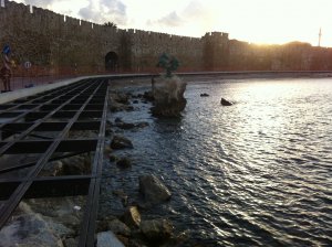 ΠΕΖΟΔΡΟΜΟΣ 400μ ΣΤΟ ΛΙΜΑΝΙ ΤΗΣ ΡΟΔΟΥ