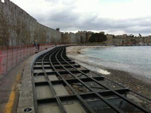 ΠΕΖΟΔΡΟΜΟΣ 400μ ΣΤΟ ΛΙΜΑΝΙ ΤΗΣ ΡΟΔΟΥ